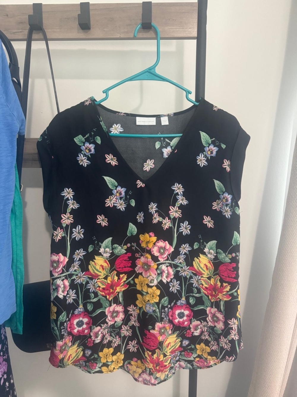 New York & Company Black Smooth  Floral V-Neck Top Light Feeling Material